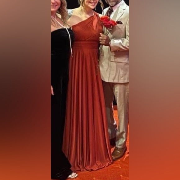 Formal Dress - Picture 6 of 6